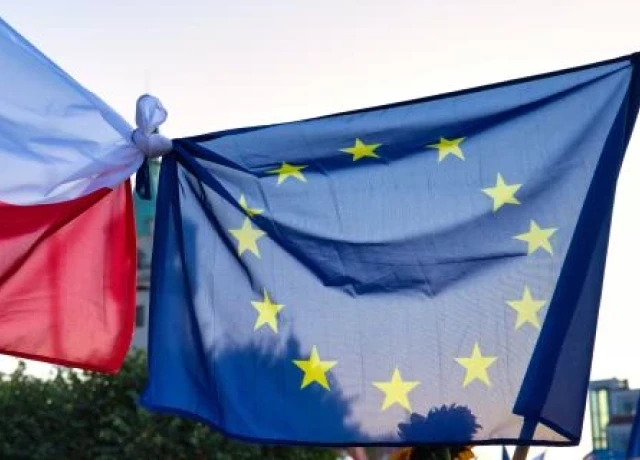 Banderas de Polonia y de la UE
